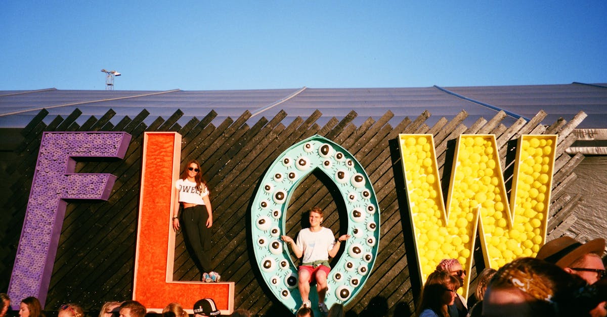 entdecken sie die neuesten fashion-trends für jede saison. von angesagten outfits bis hin zu must-have accessoires – bleiben sie stilvoll und trendy!