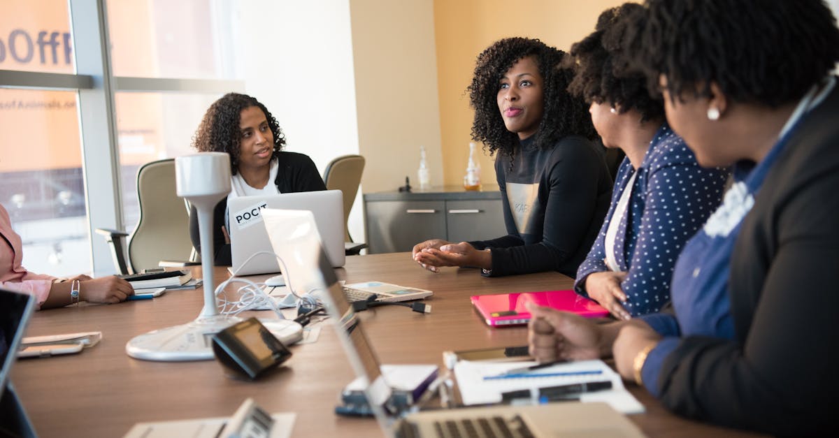 entdecken sie die kraft weiblicher führung! erfahren sie, wie frauen in führungspositionen innovativ und inspirierend führen und die zukunft der unternehmen gestalten. lesen sie unsere einblicke und tipps für effektive weibliche führungskräfte.