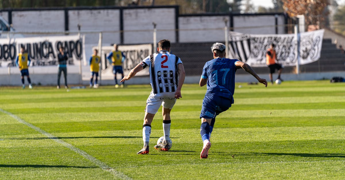 entdecken sie, wie teamdynamik den erfolg ihres unternehmens beeinflusst. erfahren sie mehr über effektive zusammenarbeit, gruppenkohäsion und die verbesserung der kommunikation im team.