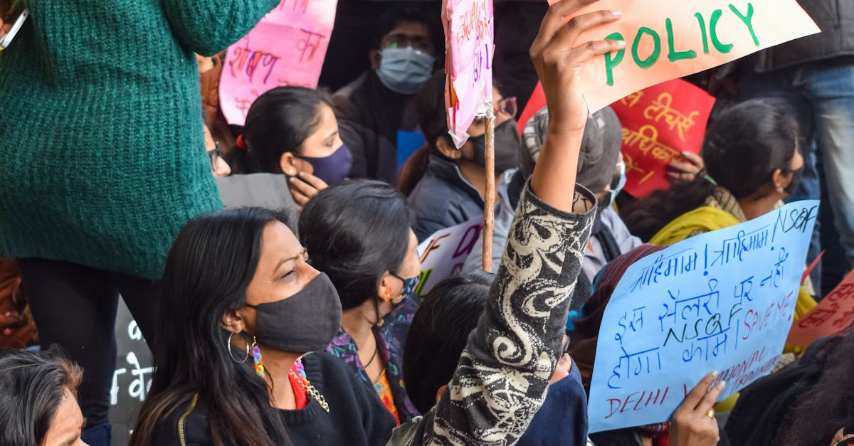 entdecken sie die neuesten entwicklungen in der frauenpolitik, einschließlich gleichstellung, empowerment und maßnahmen zur förderung der rechte von frauen in verschiedenen gesellschaften.