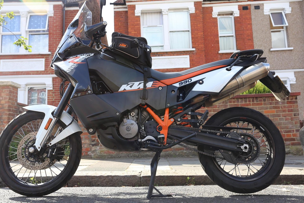 Die 2023er Edition der KTM 1290 Super Adventure R: Ein Blick auf die neuesten Innovationen und Features!